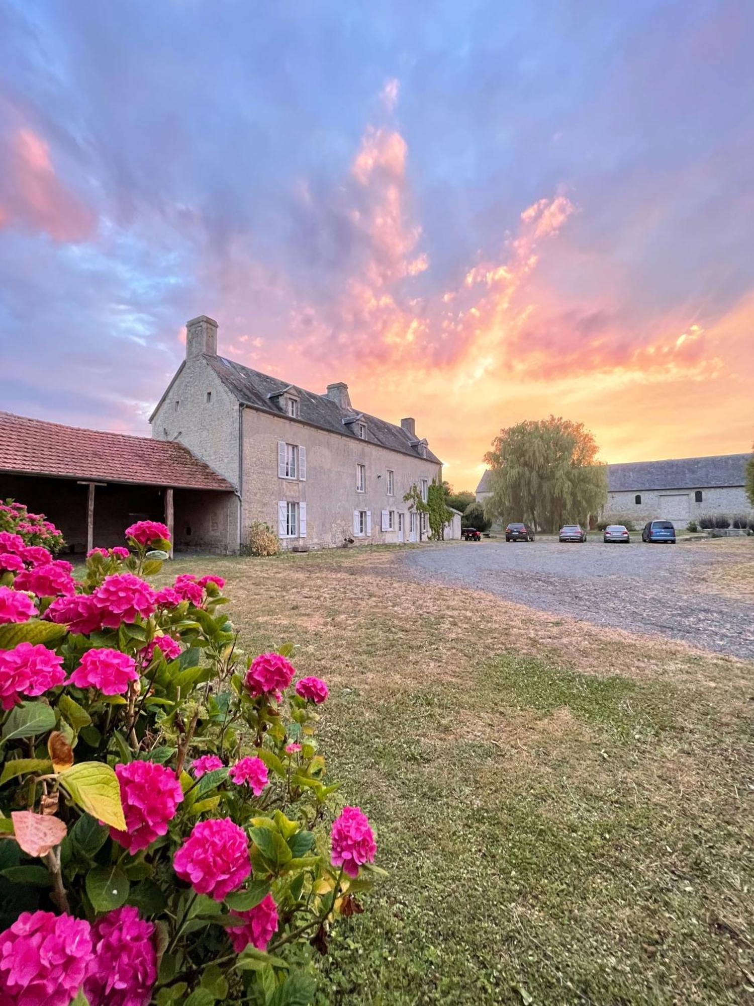 Ferme Fortifiee D Enguenard Formigny Phòng bức ảnh